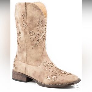 ROPER WOMENS COWBOY BOOT VINTAGE BEIGE FAUX LEATHER WITH METALLIC GOLD GLITTER